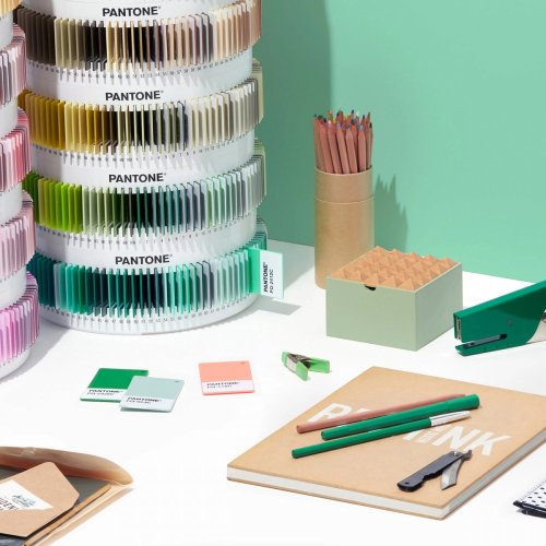 PANTONE Plastic Standard Chips Collection