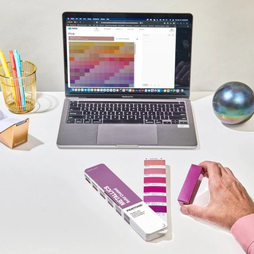 PANTONE Metallics Guide Coated